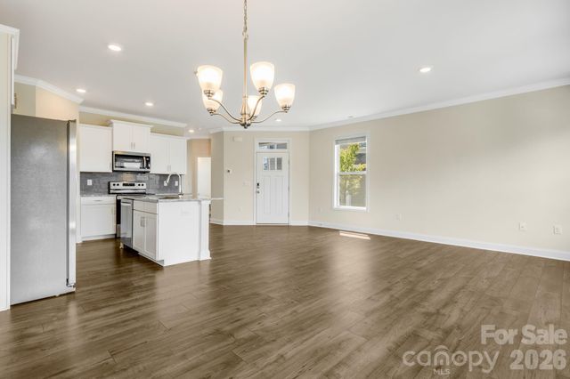 124 Creekview Road, Hendersonville, NC 28791
