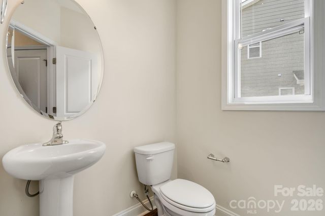 124 Creekview Road, Hendersonville, NC 28791