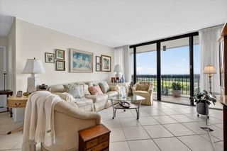 2425 Presidential Way 1502, West Palm Beach, FL 33401