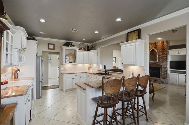 2109 Mulberry Lane, Newcastle, OK 73065