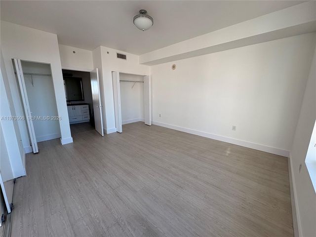 90 SW 3rd St 1205, Miami, FL 33130