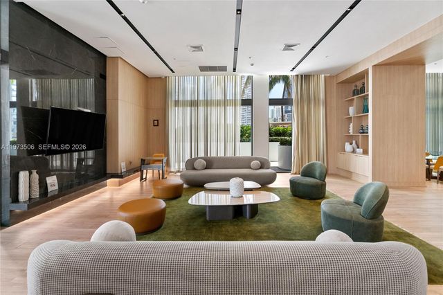 90 SW 3rd St 1205, Miami, FL 33130