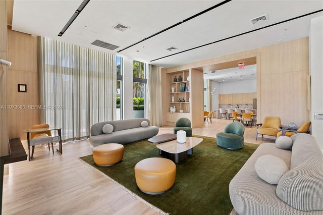 90 SW 3rd St 1205, Miami, FL 33130