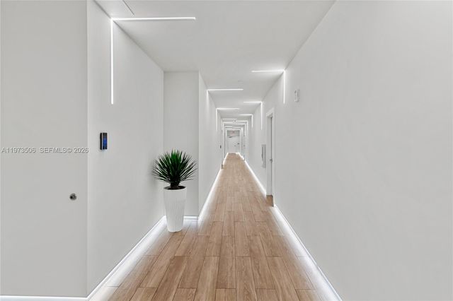 90 SW 3rd St 1205, Miami, FL 33130