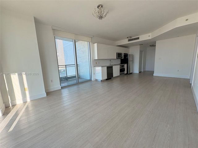 90 SW 3rd St 1205, Miami, FL 33130