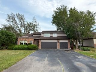 20835 LONDON Drive, Olympia Fields, IL 60461