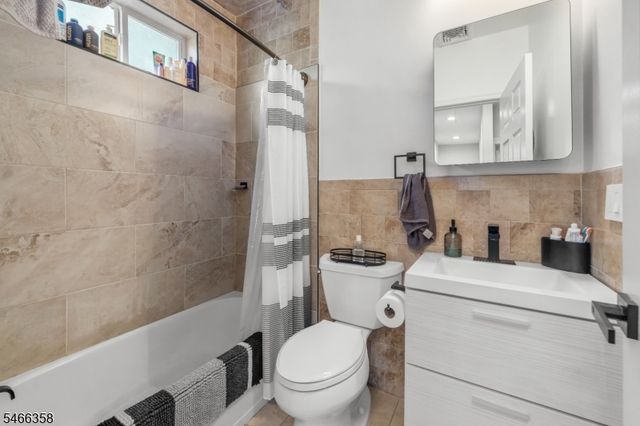 2 Wilson Ave, Woodland Park, NJ 07424