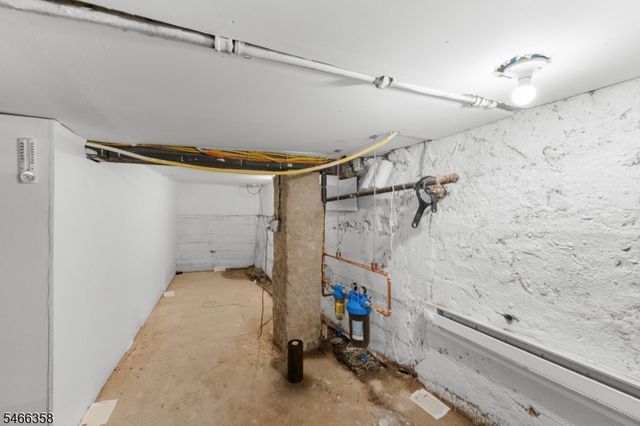 2 Wilson Ave, Woodland Park, NJ 07424
