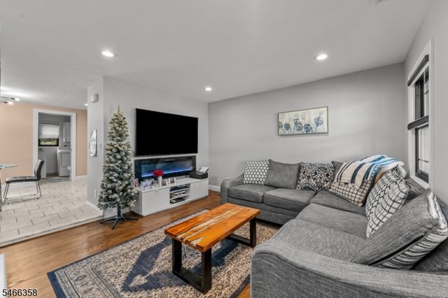 2 Wilson Ave, Woodland Park, NJ 07424
