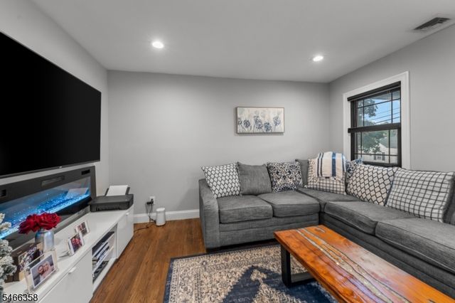 2 Wilson Ave, Woodland Park, NJ 07424