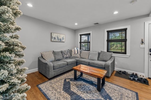 2 Wilson Ave, Woodland Park, NJ 07424