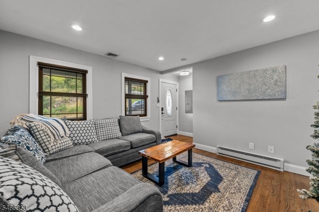 2 Wilson Ave, Woodland Park, NJ 07424