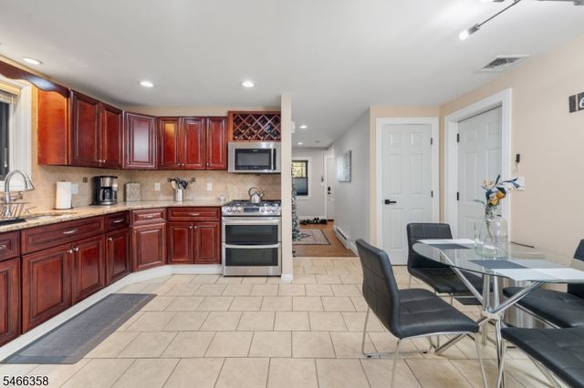 2 Wilson Ave, Woodland Park, NJ 07424