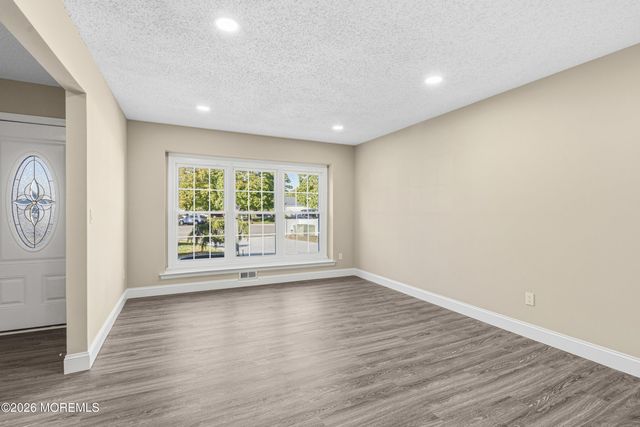 1432 Weeping Willow Court, Toms River, NJ 08753