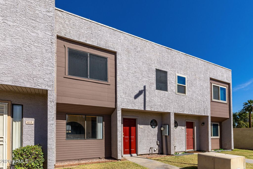 611 W 13TH Street, Tempe, AZ 85281