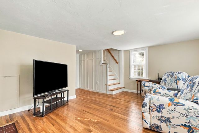 164 Central St, Auburn, MA 01501