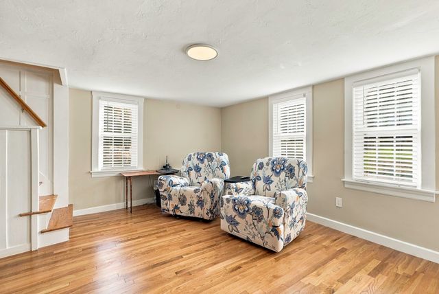 164 Central St, Auburn, MA 01501