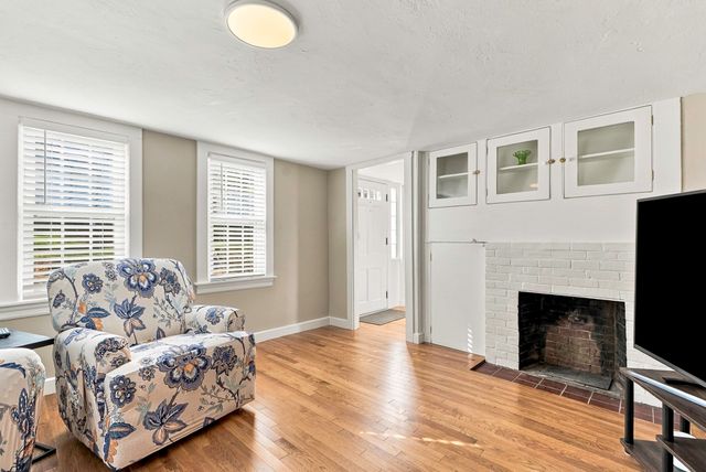 164 Central St, Auburn, MA 01501