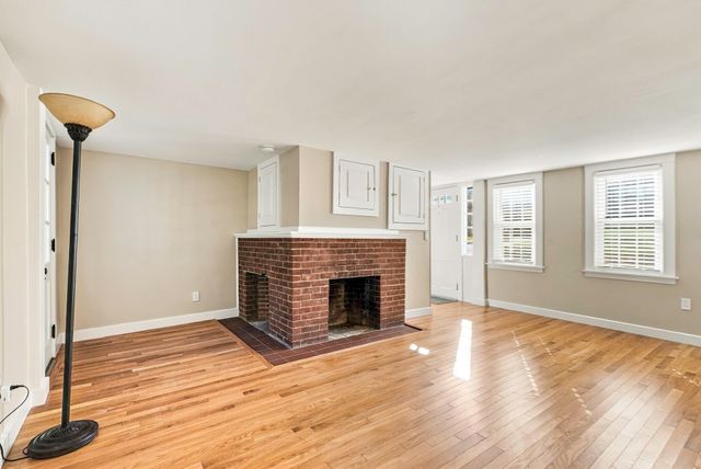 164 Central St, Auburn, MA 01501