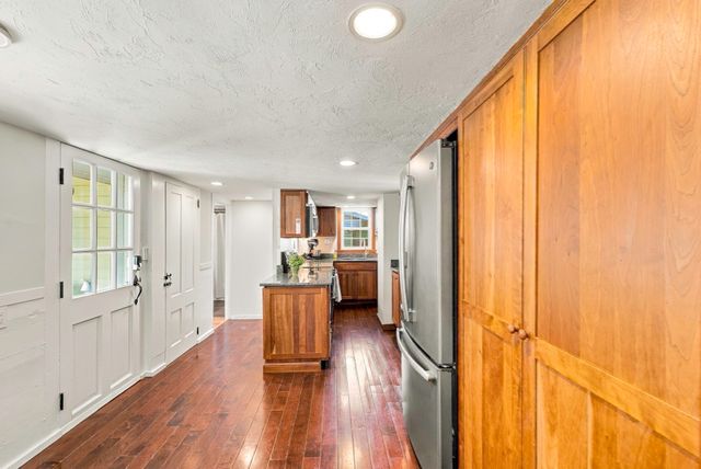 164 Central St, Auburn, MA 01501