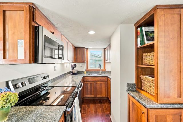 164 Central St, Auburn, MA 01501