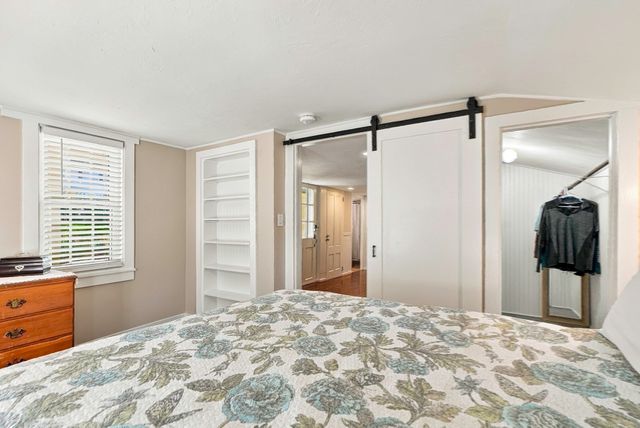 164 Central St, Auburn, MA 01501