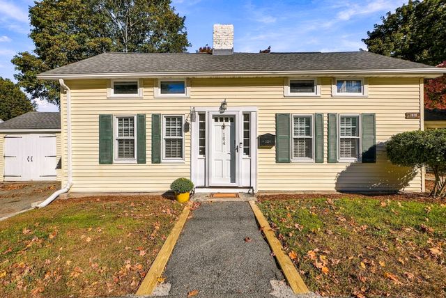 164 Central St, Auburn, MA 01501
