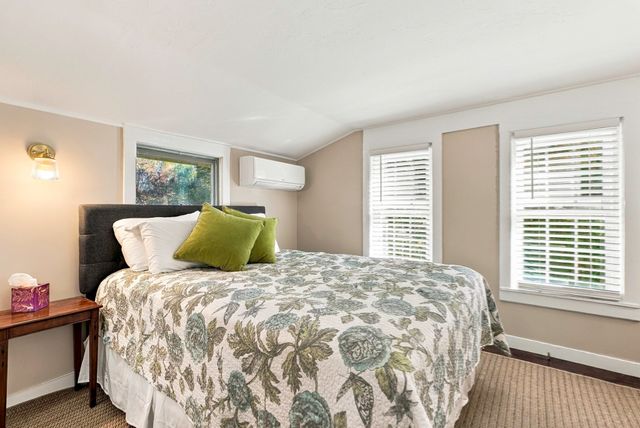 164 Central St, Auburn, MA 01501