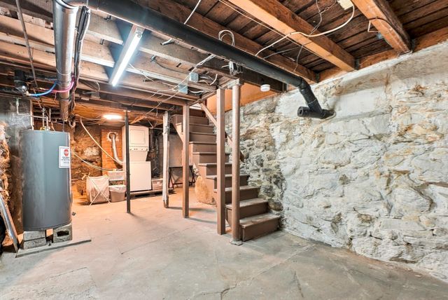 164 Central St, Auburn, MA 01501