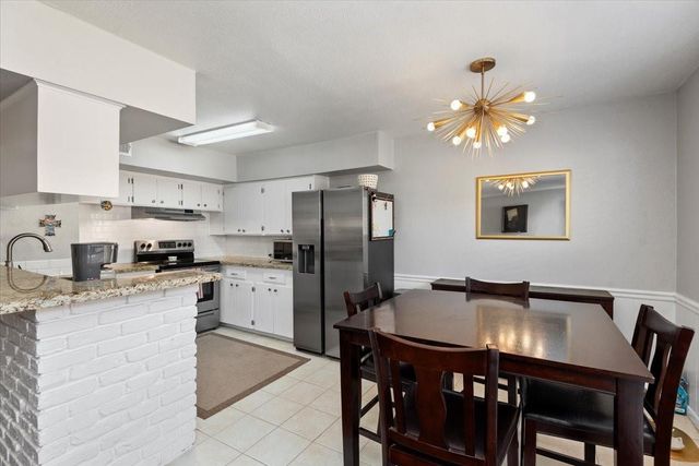 2101 Fountain View Drive 62, Houston, TX 77057