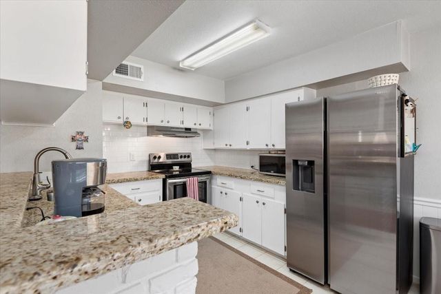 2101 Fountain View Drive 62, Houston, TX 77057