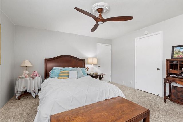 2101 Fountain View Drive 62, Houston, TX 77057