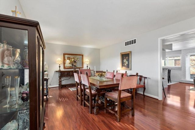 2101 Fountain View Drive 62, Houston, TX 77057