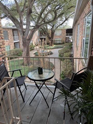 2101 Fountain View Drive 62, Houston, TX 77057