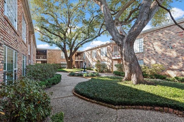 2101 Fountain View Drive 62, Houston, TX 77057