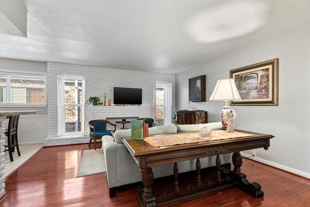 2101 Fountain View Drive 62, Houston, TX 77057