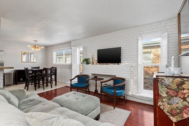 2101 Fountain View Drive 62, Houston, TX 77057