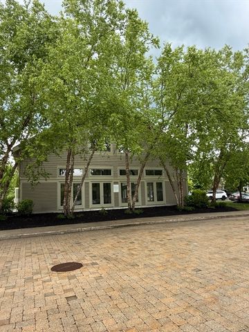 2 Harvest Dr 209, North Andover, MA 01845