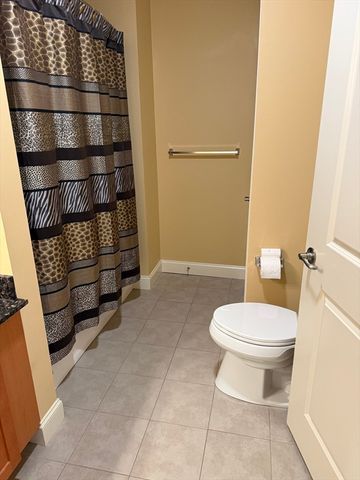 2 Harvest Dr 209, North Andover, MA 01845