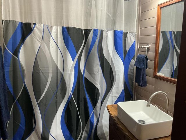 848 Highway 32, Bolivar, MO 65613