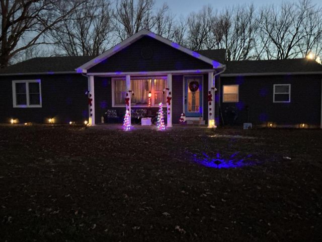 848 Highway 32, Bolivar, MO 65613