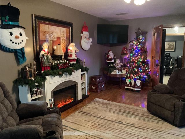 848 Highway 32, Bolivar, MO 65613