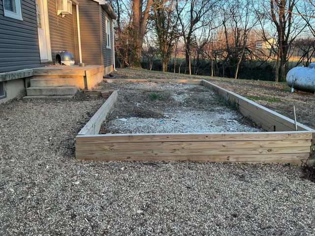 848 Highway 32, Bolivar, MO 65613