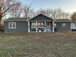 848 Highway 32, Bolivar, MO 65613