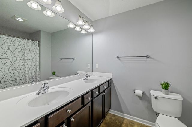 4929 Richmond Avenue, Des Moines, IA 50317