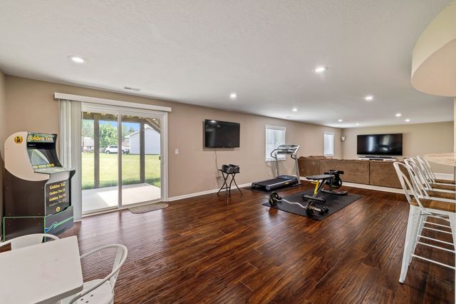 4929 Richmond Avenue, Des Moines, IA 50317