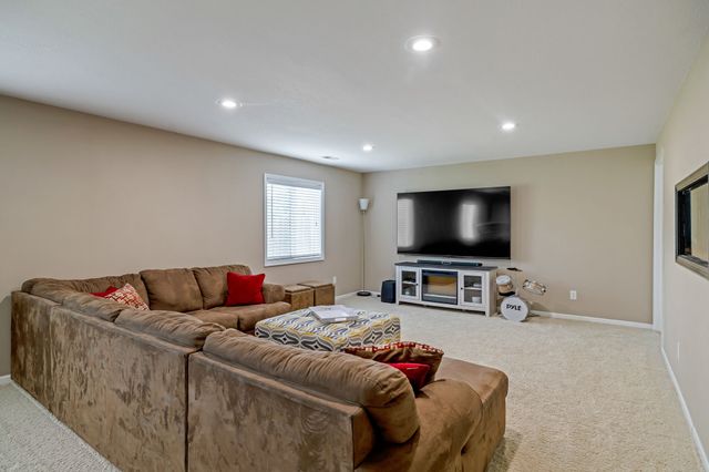 4929 Richmond Avenue, Des Moines, IA 50317