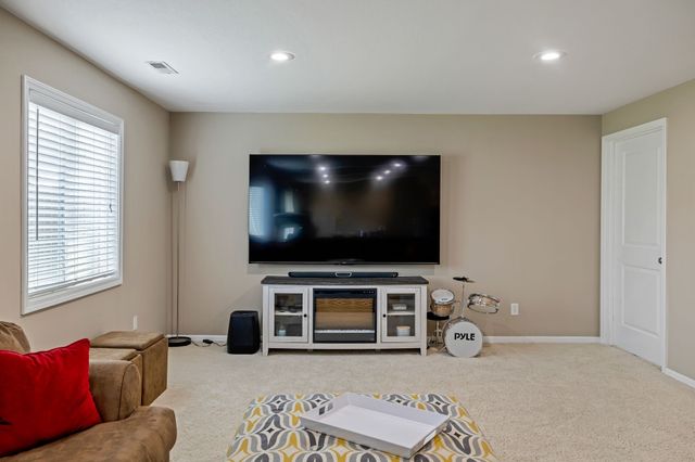 4929 Richmond Avenue, Des Moines, IA 50317