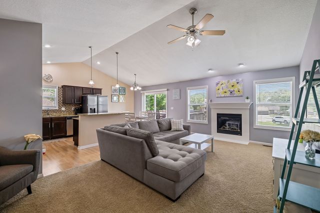 4929 Richmond Avenue, Des Moines, IA 50317