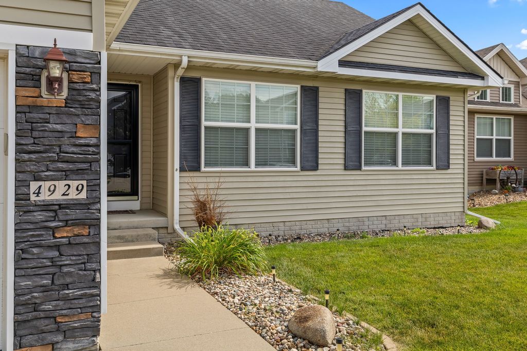 4929 Richmond Avenue, Des Moines, IA 50317